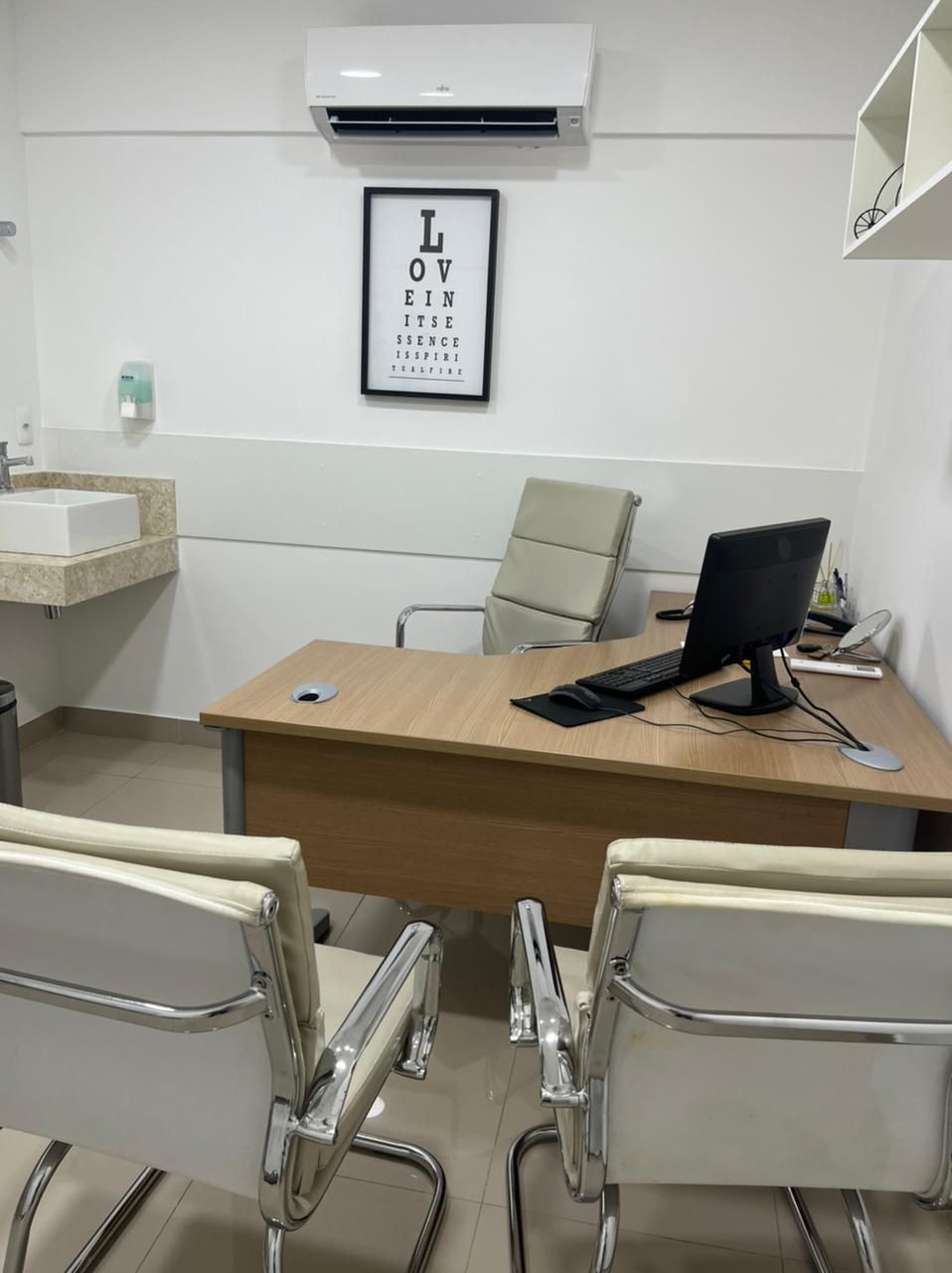 Foto do consultório de Dr. Pavel Oliveira